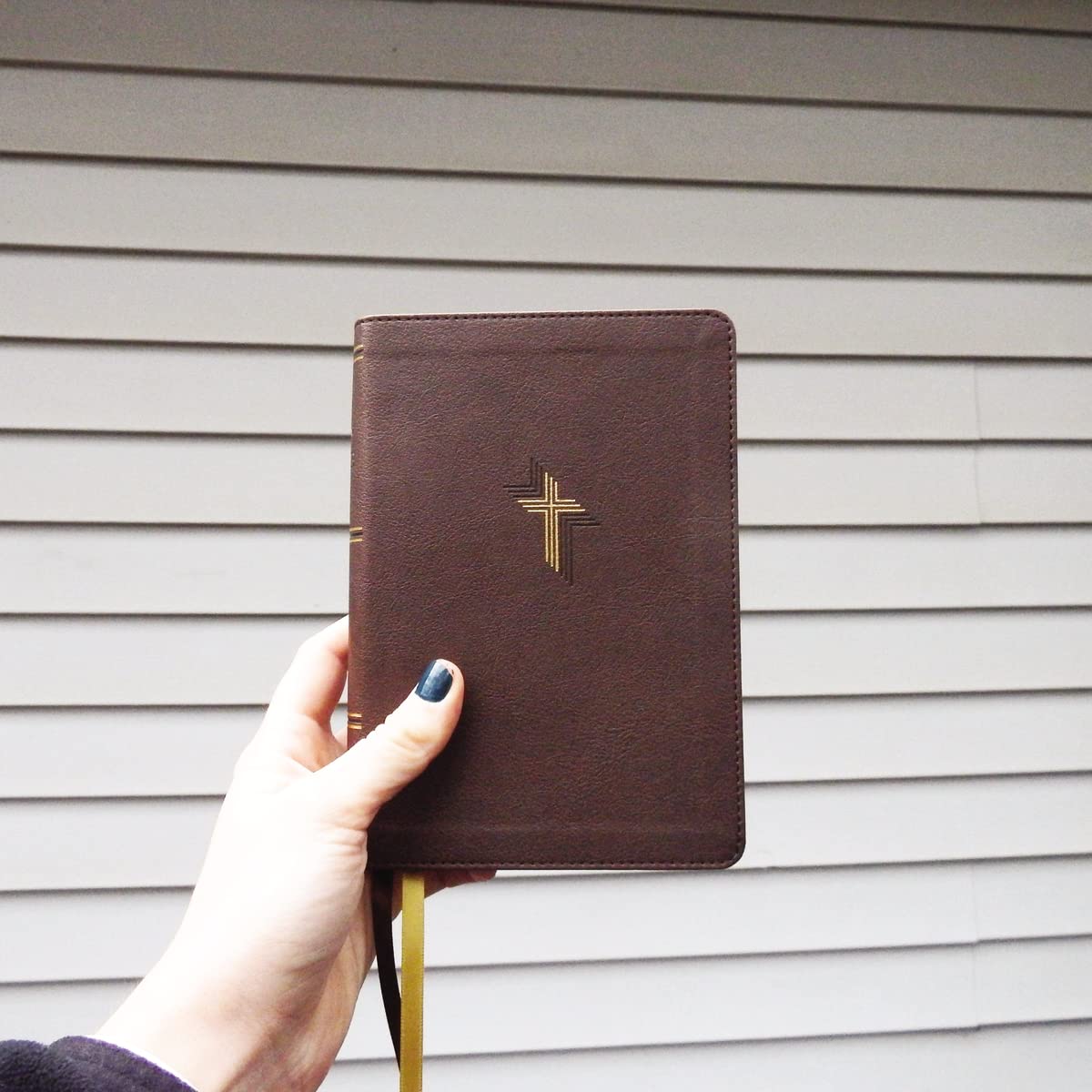 NIV, Larger Print Compact Bible, Red Letter Edition, Comfort Print - Image 8
