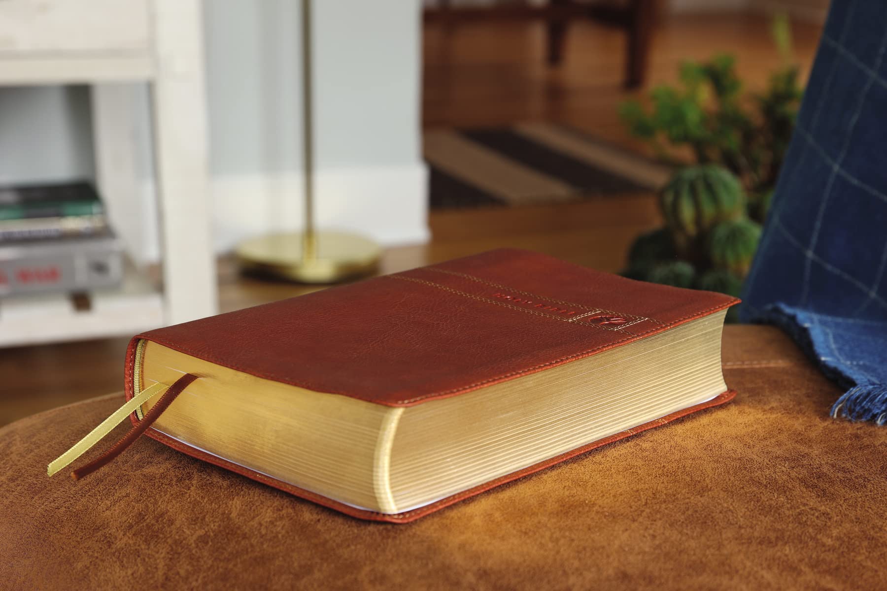 NIV, Men's Devotional Bible, Comfort Print - Image 13