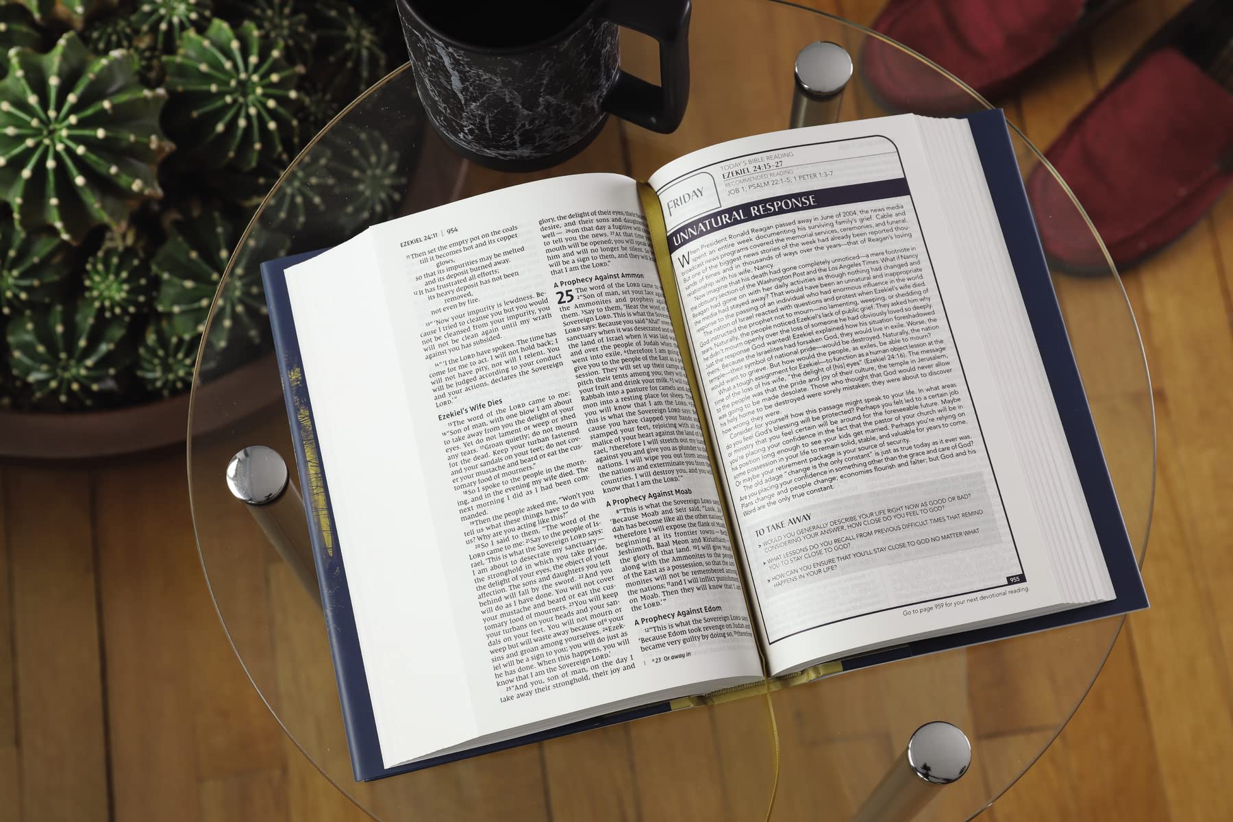 NIV, Men's Devotional Bible, Comfort Print - Image 7