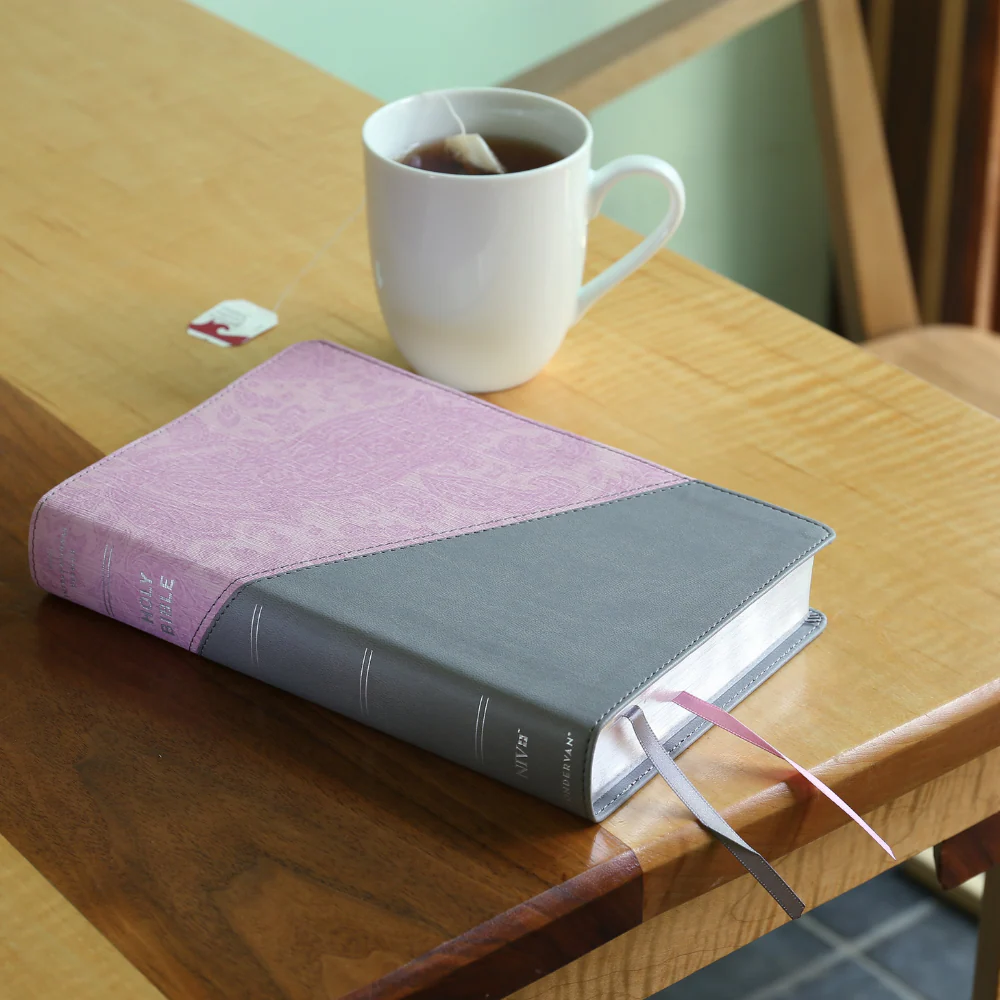 NIV, Personal Size Bible, Large Print, Red Letter Edition, Comfort Print - Image 9