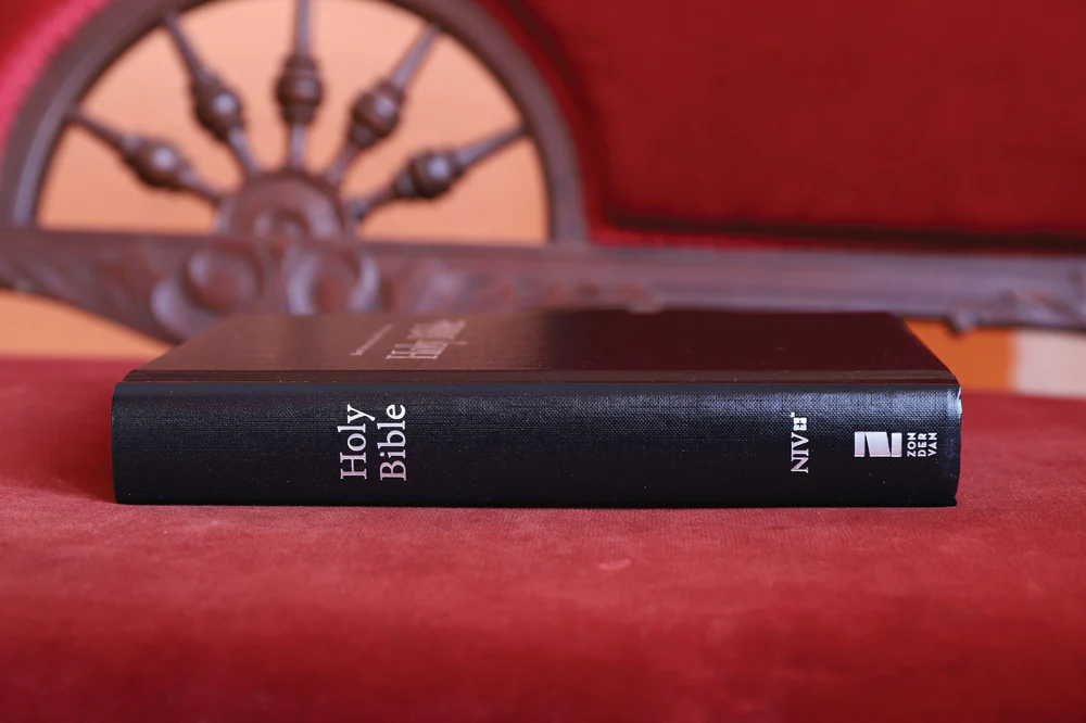 NIV, Church Bible (Pew Bible), Hardcover, Comfort Print - Image 12
