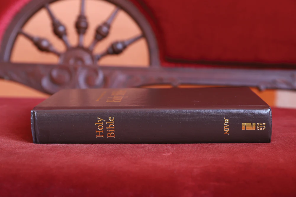 NIV, Church Bible (Pew Bible), Hardcover, Comfort Print - Image 3
