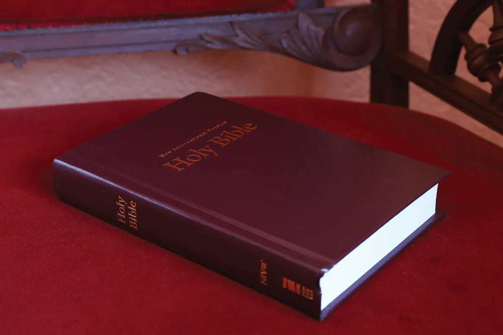 NIV, Church Bible (Pew Bible), Hardcover, Comfort Print - Image 7