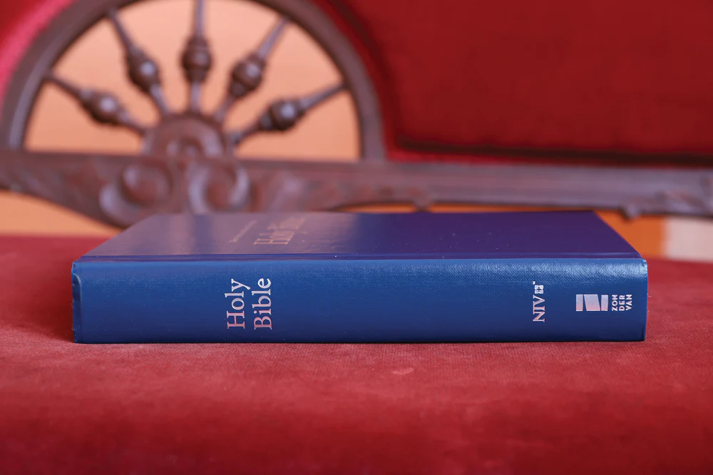 NIV, Church Bible (Pew Bible), Hardcover, Comfort Print - Image 8