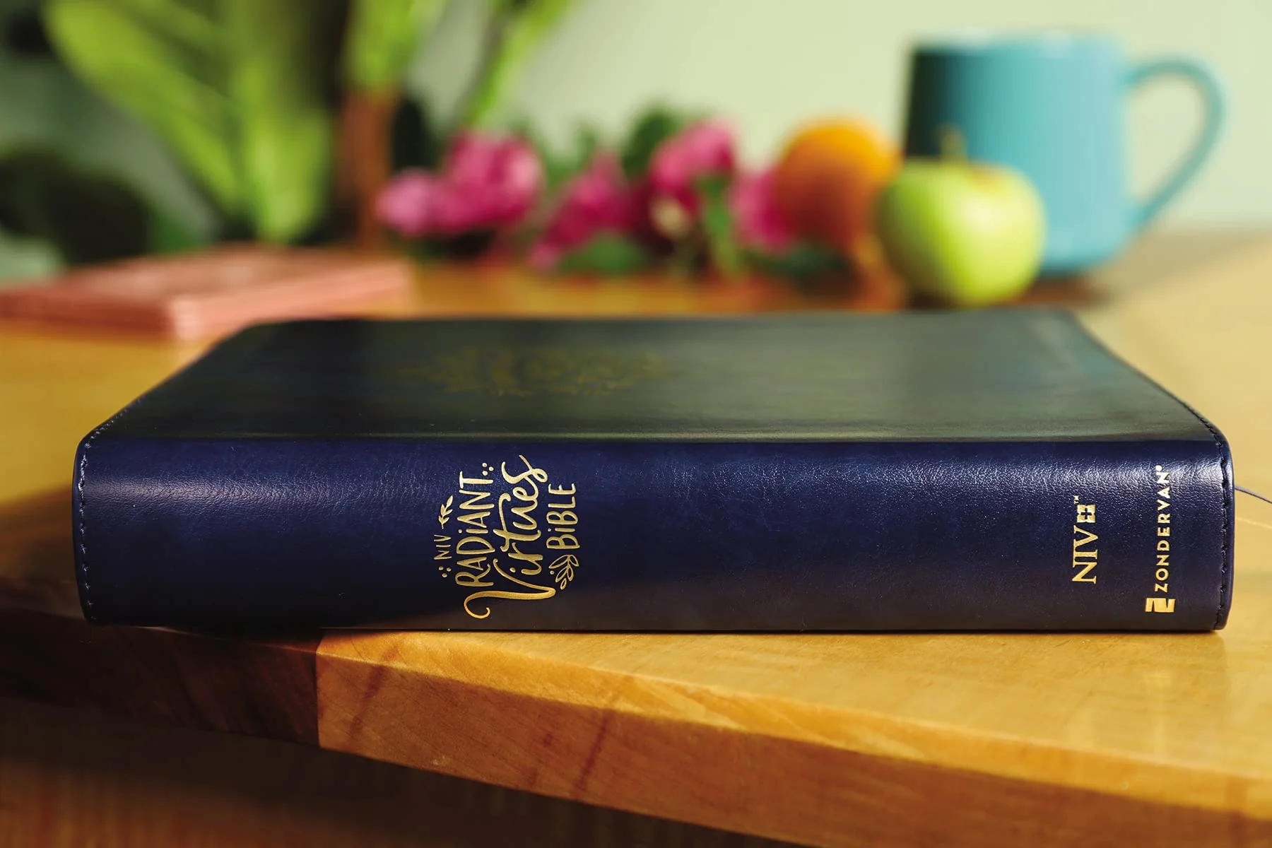 NIV, Radiant Virtues Bible: A Beautiful Word Collection, Red Letter Edition, Comfort Print: Explore the virtues of faith, hope, and love - Image 15