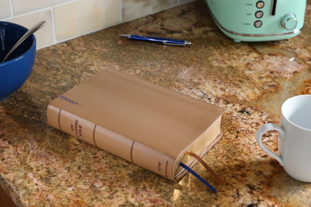 NIV, Student Bible, Personal Size, Comfort Print - Image 35