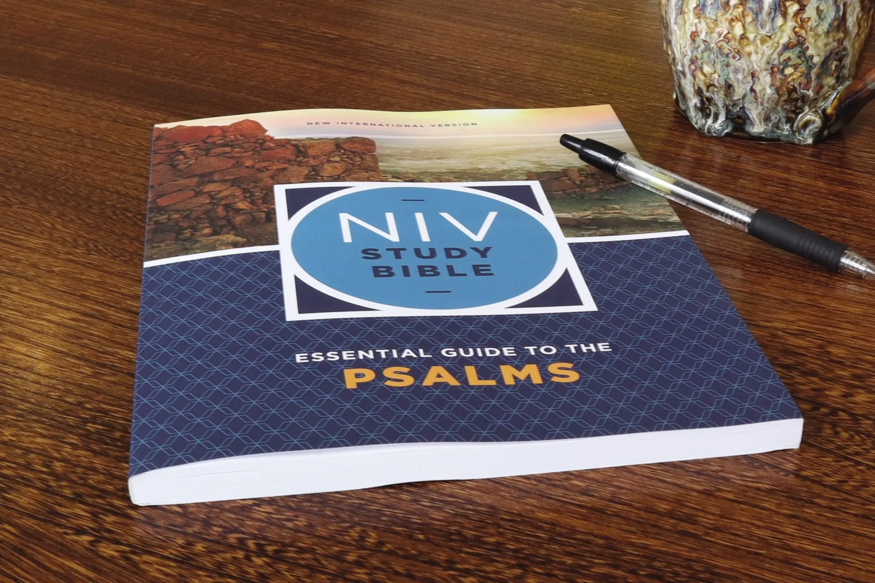 NIV Study Bible Essential Guide to the Psalms, Paperback, Red Letter, Comfort Print - Image 2