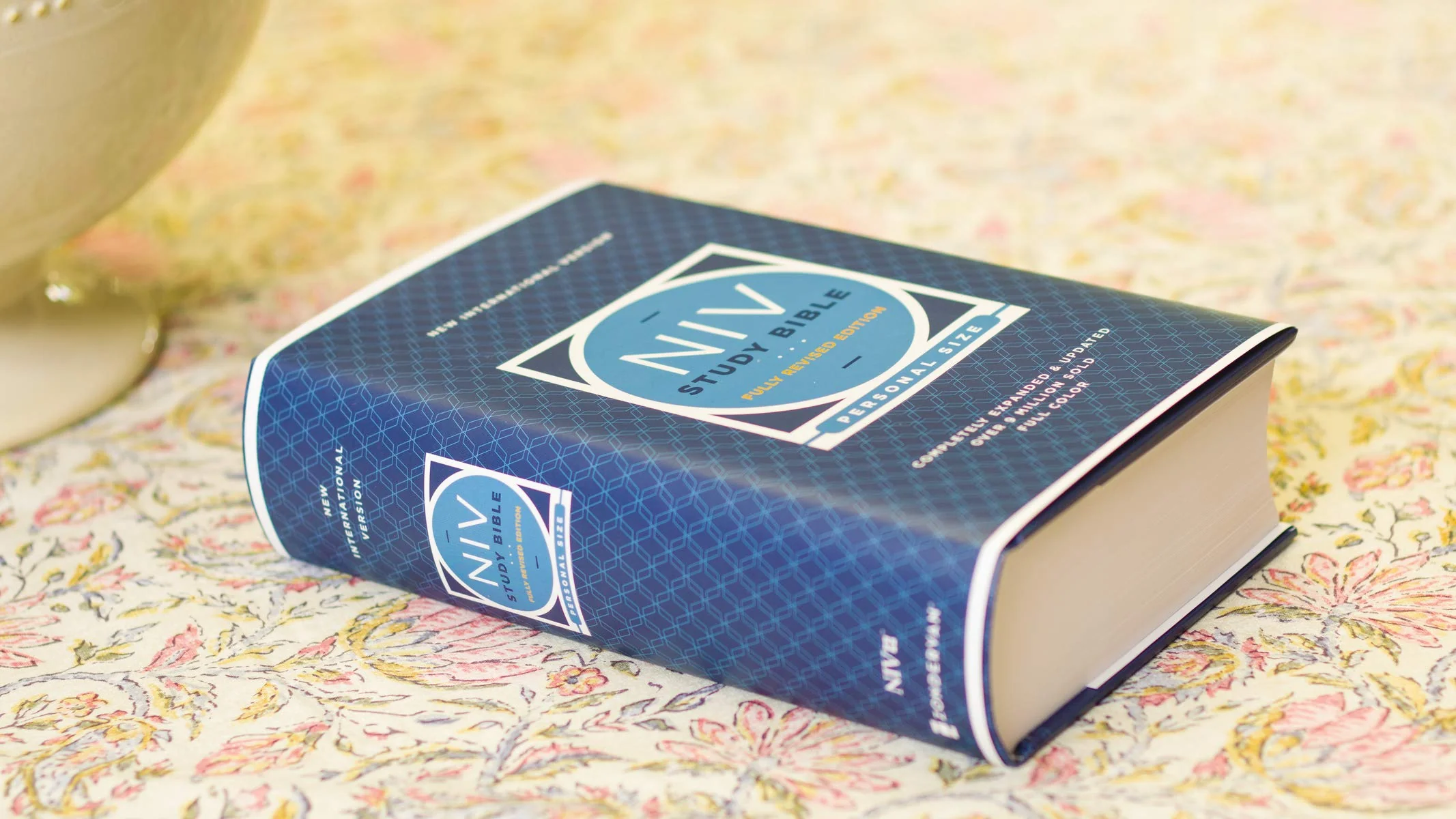 NIV Study Bible, Fully Revised Edition, Personal Size, Red Letter, Comfort Print - Image 4