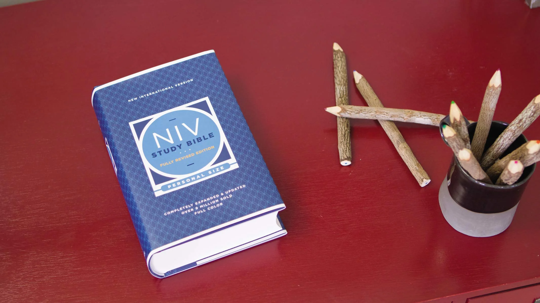 NIV Study Bible, Fully Revised Edition, Personal Size, Red Letter, Comfort Print - Image 5