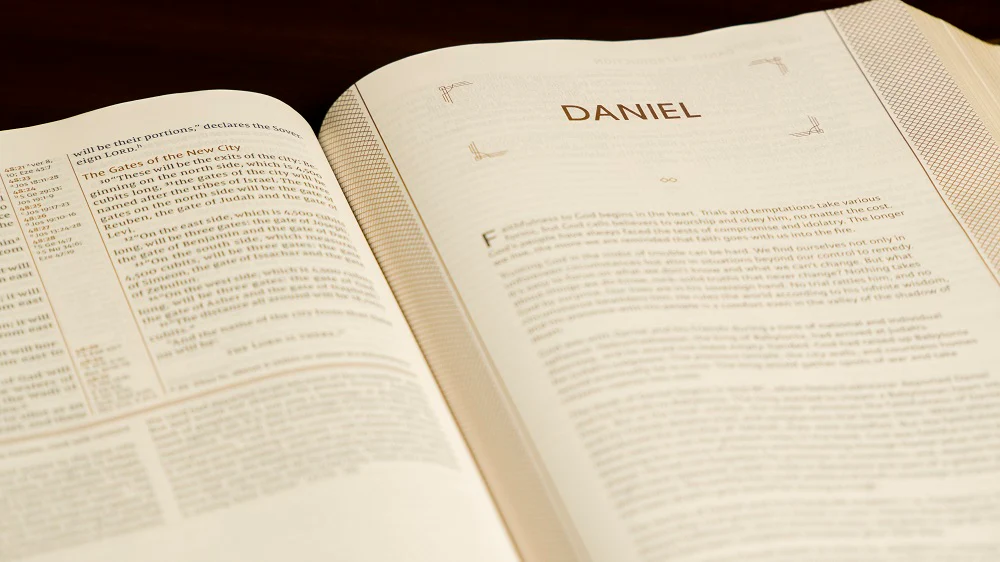 NIV, The Grace and Truth Study Bible, Red Letter, Comfort Print - Image 40