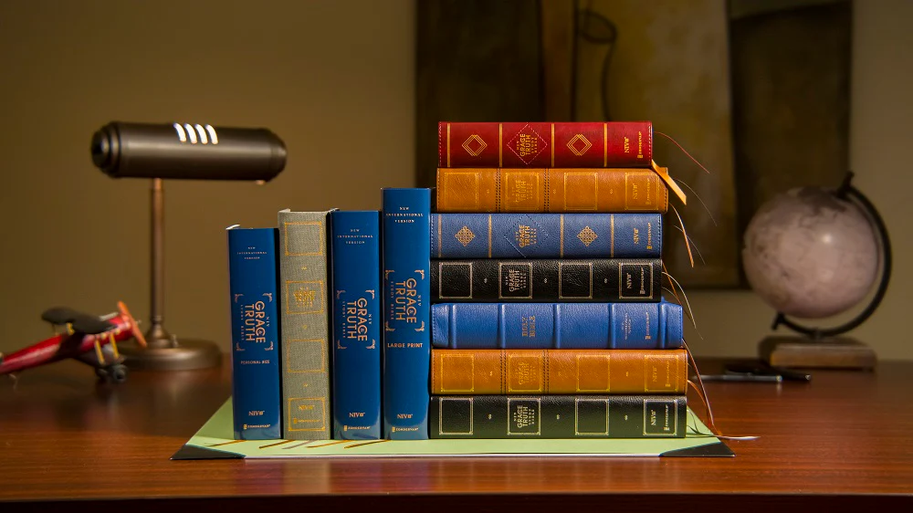 NIV, The Grace and Truth Study Bible, Red Letter, Comfort Print - Image 42