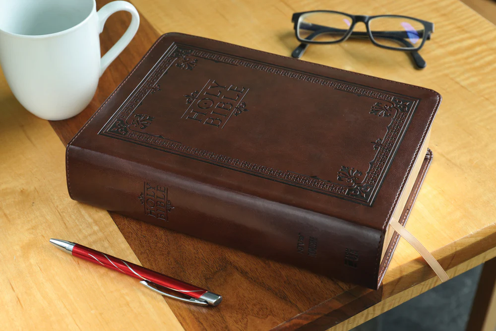 NIV, The Message Side-by-Side Bible: Two Bible Versions Together for Study and Comparison - Image 8