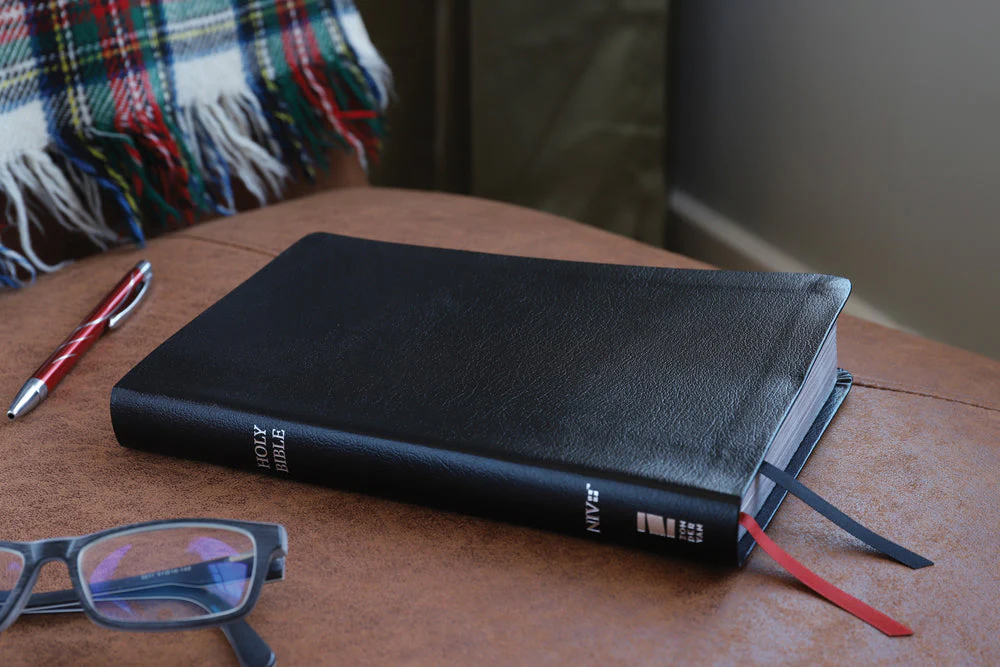 NIV, Thinline Bible, Red Letter, Comfort Print - Image 51