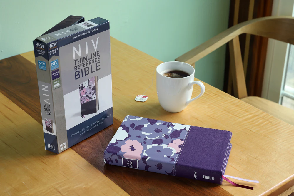 NIV, Thinline Reference Bible, Leathersoft, Red Letter, Comfort Print - Image 20