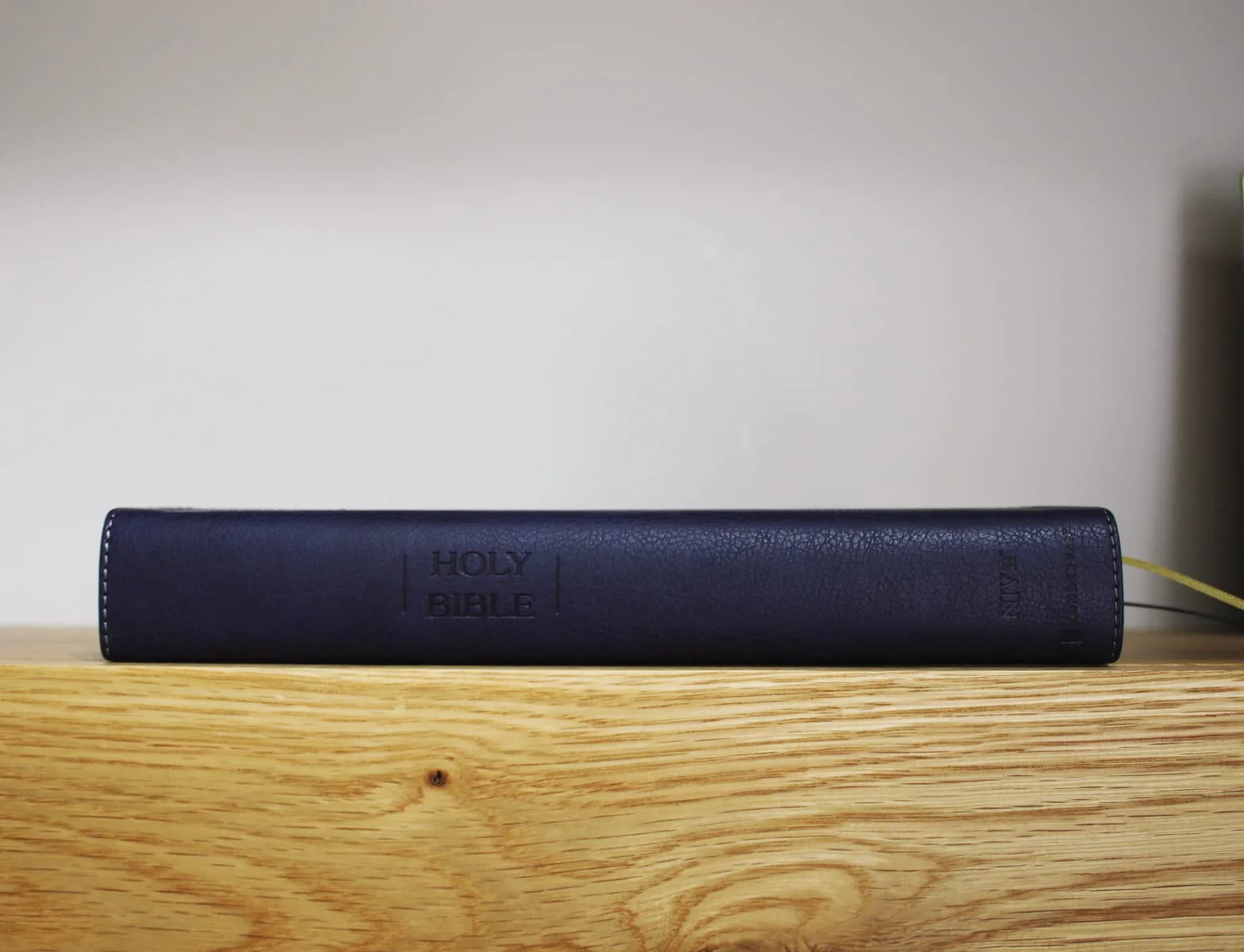 NIV, Wide Margin Bible, Red Letter Edition, Comfort Print - Image 4