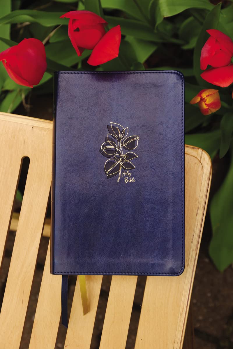 NIV, Women's Devotional Bible, Comfort Print - Image 12