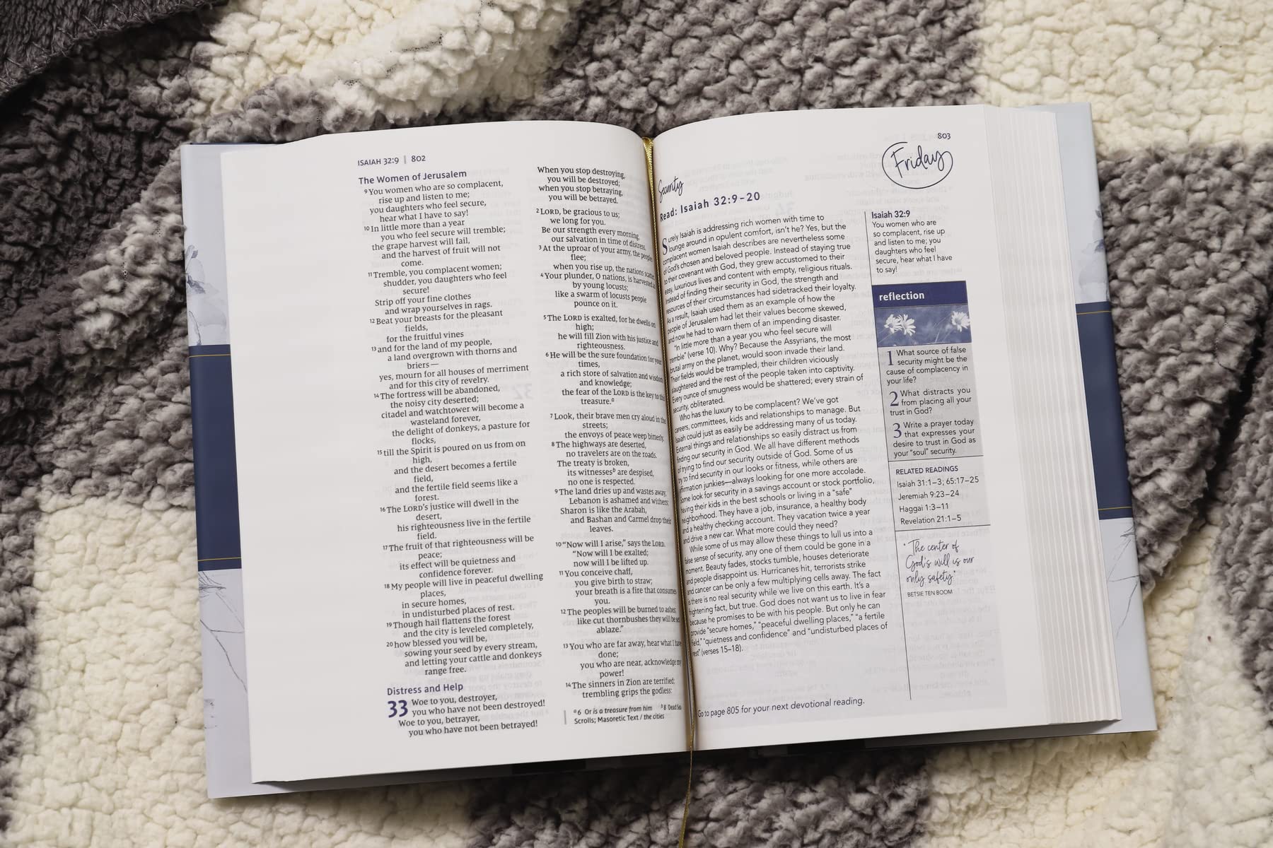 NIV, Women's Devotional Bible, Comfort Print - Image 7