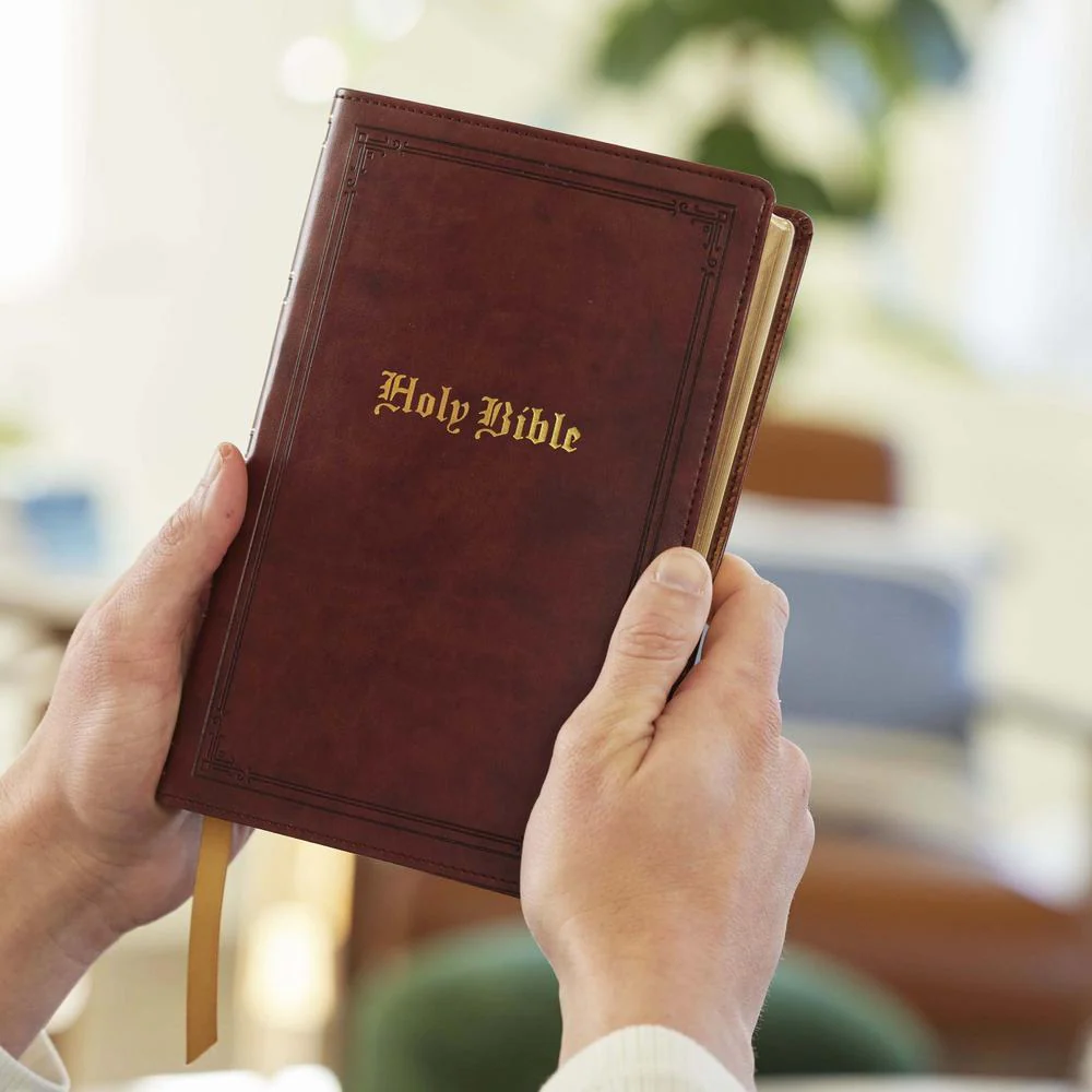 NKJV Bible: Personal Size Giant Print, Holy Bible, Red Letter, Comfort Print - Image 10