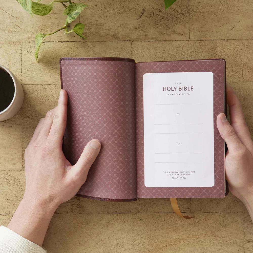 NKJV Bible: Personal Size Giant Print, Holy Bible, Red Letter, Comfort Print - Image 11