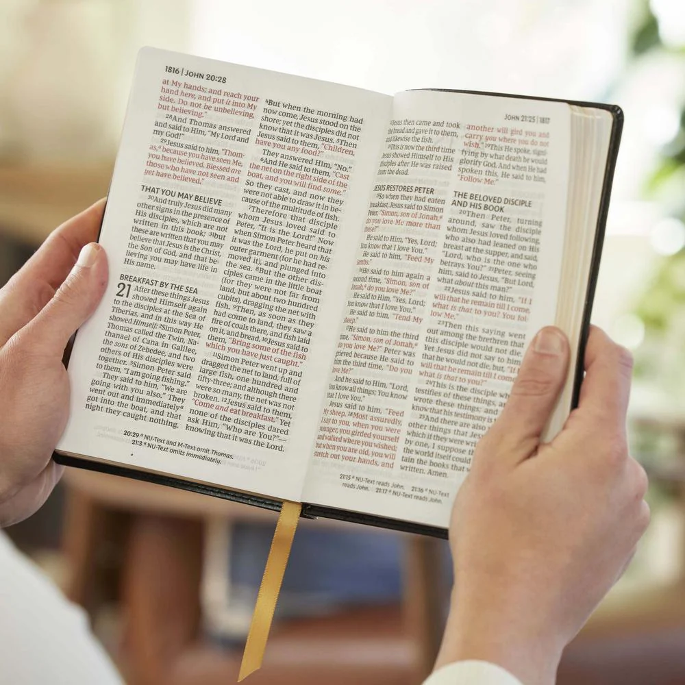 NKJV Bible: Personal Size Giant Print, Holy Bible, Red Letter, Comfort Print - Image 16
