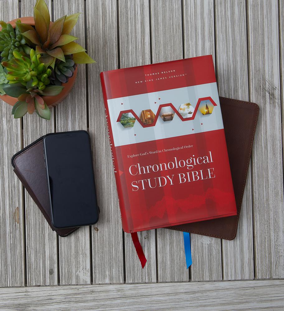 NKJV, Chronological Study Bible, Comfort Print: Holy Bible, New King James Version - Image 7