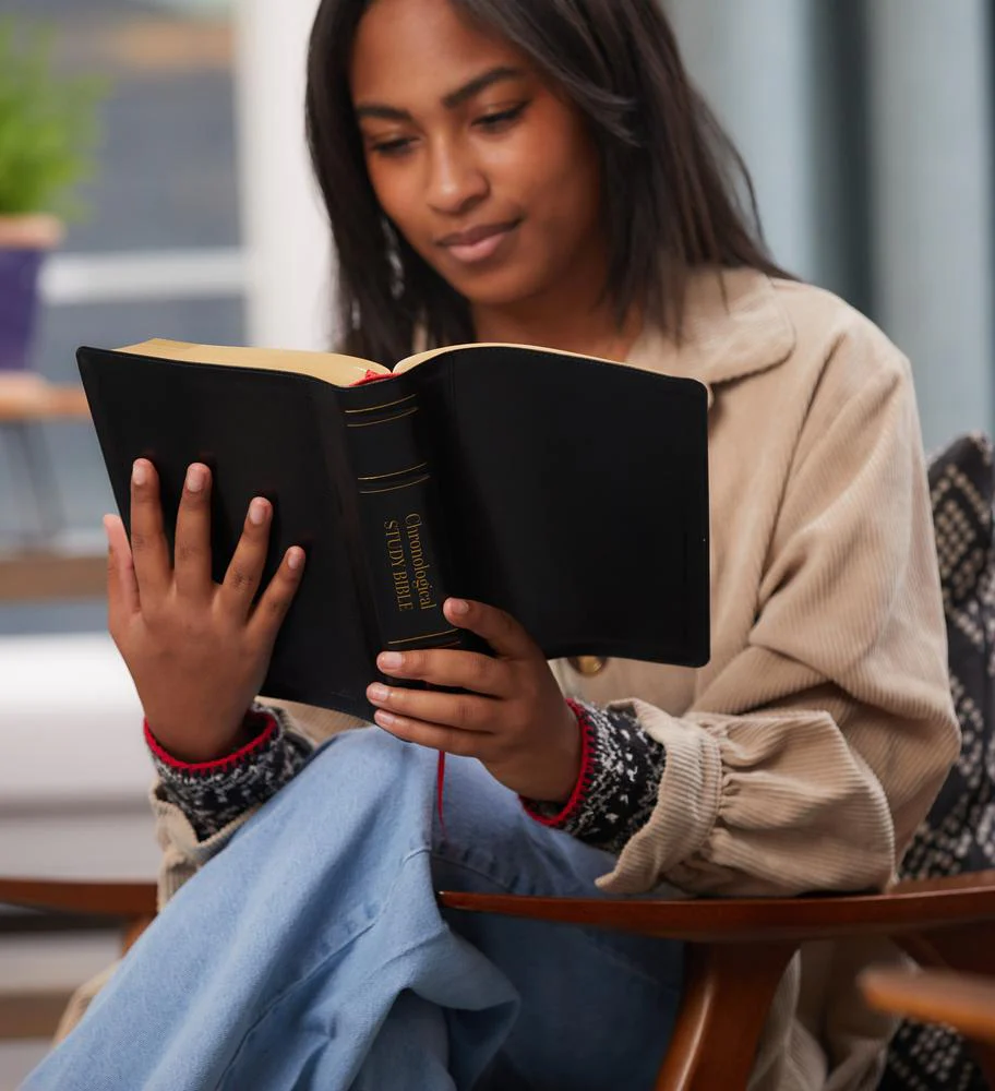 NKJV, Chronological Study Bible, Comfort Print: Holy Bible, New King James Version - Image 9