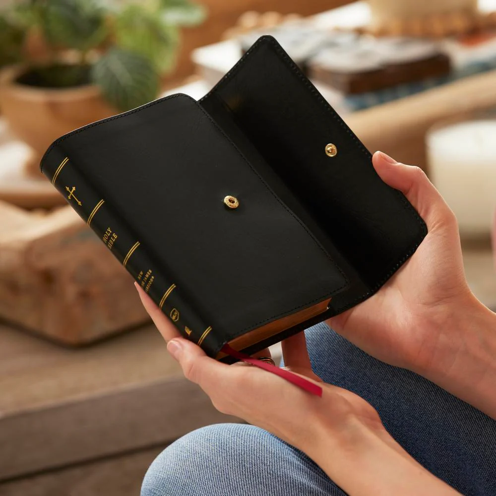 NKJV Compact Paragraph-Style Bible w/ 43,000 Cross References, Red Letter, Comfort Print: Holy Bible, New King James Version - Image 14