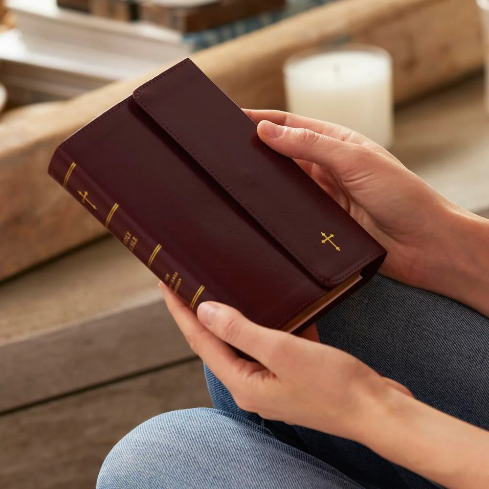 NKJV Compact Paragraph-Style Bible w/ 43,000 Cross References, Red Letter, Comfort Print: Holy Bible, New King James Version - Image 16