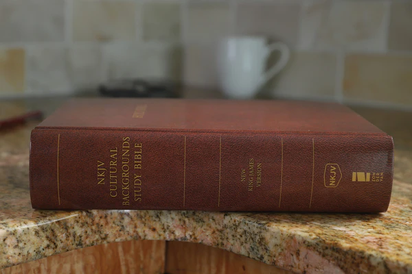 NKJV, Cultural Backgrounds Study Bible, Red Letter Edition: Bringing to Life the Ancient World of Scripture - Image 3