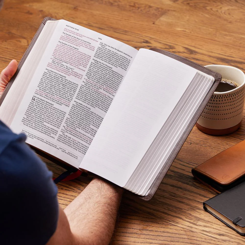 NKJV, Interleaved Bible, Journal Edition, Red Letter, Comfort Print: The Ultimate Bible Journaling Experience - Image 27