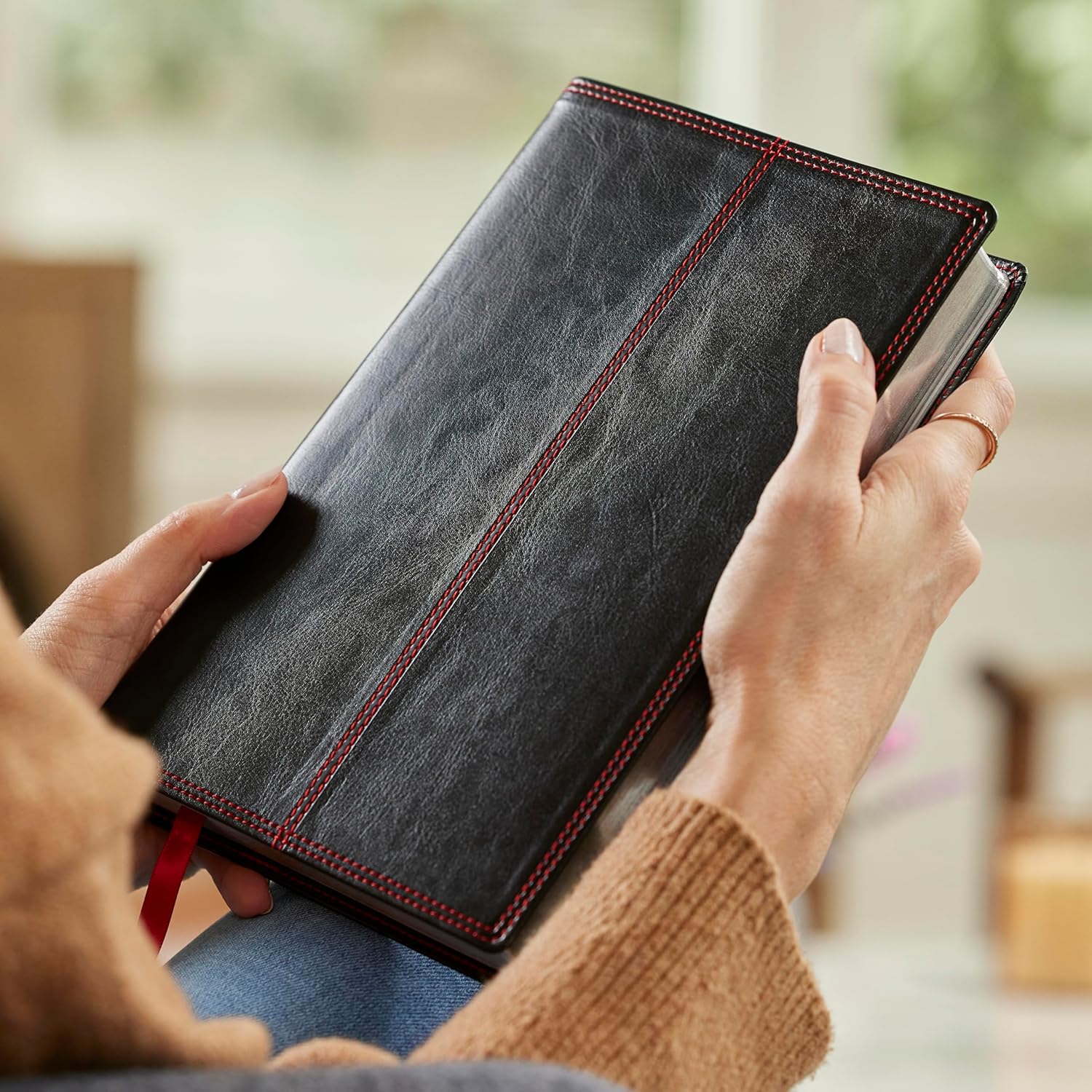 NKJV-NET Parallel New Testament with NET Translators' Notes, Hardcover, Red Letter, Comfort Print: Unparalleled Insights with over 16,000 Translator Notes - Image 4