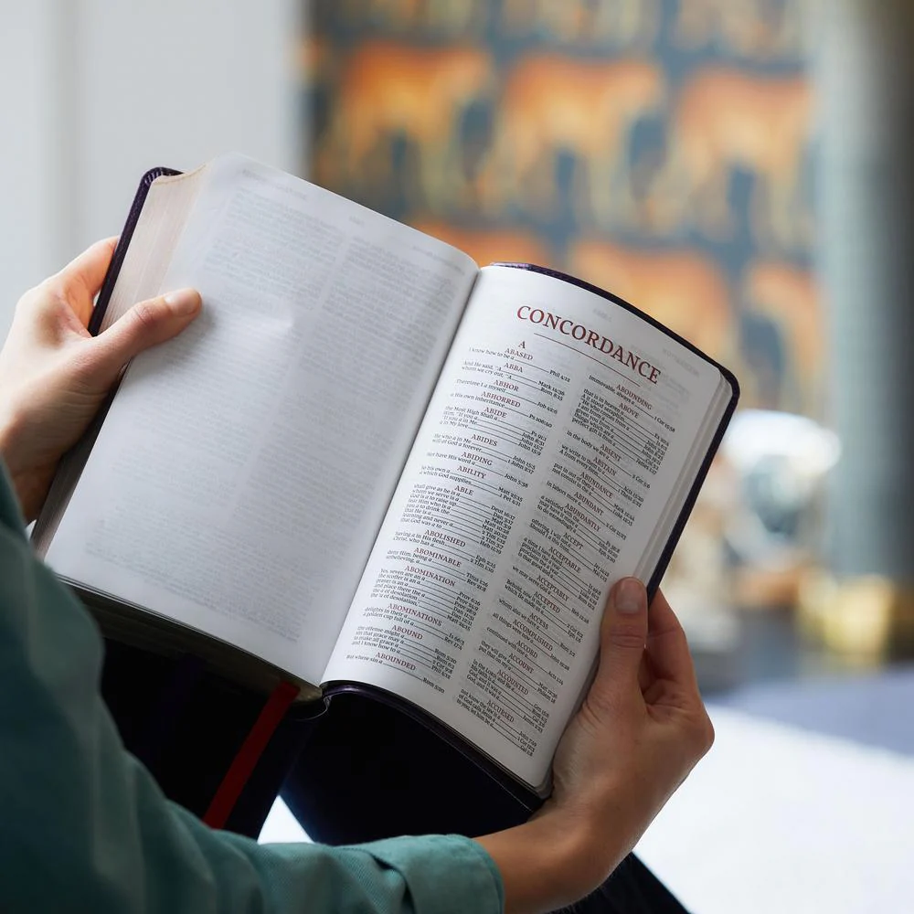 NKJV, Personal Size Reference Bible, Sovereign Collection, Red Letter Edition, Comfort Print: Holy Bible, New King James Version - Image 13