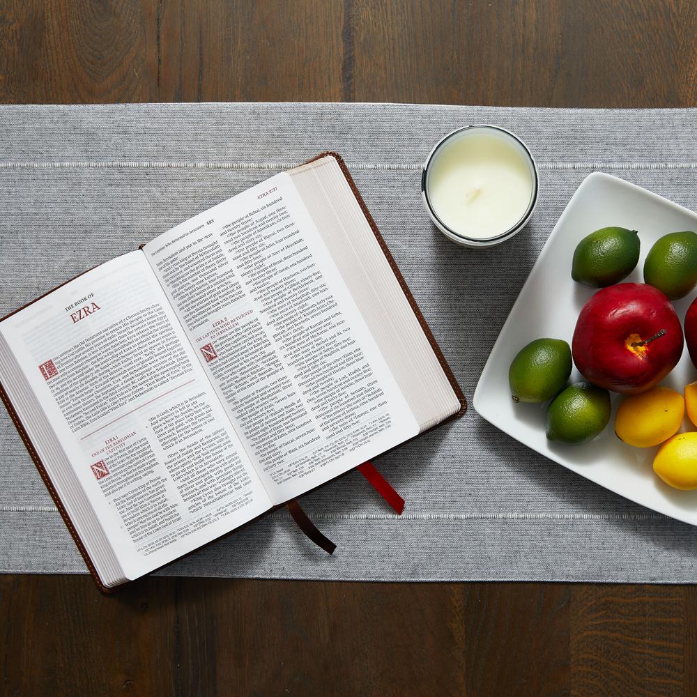 NKJV, Personal Size Reference Bible, Sovereign Collection, Red Letter Edition, Comfort Print: Holy Bible, New King James Version - Image 15