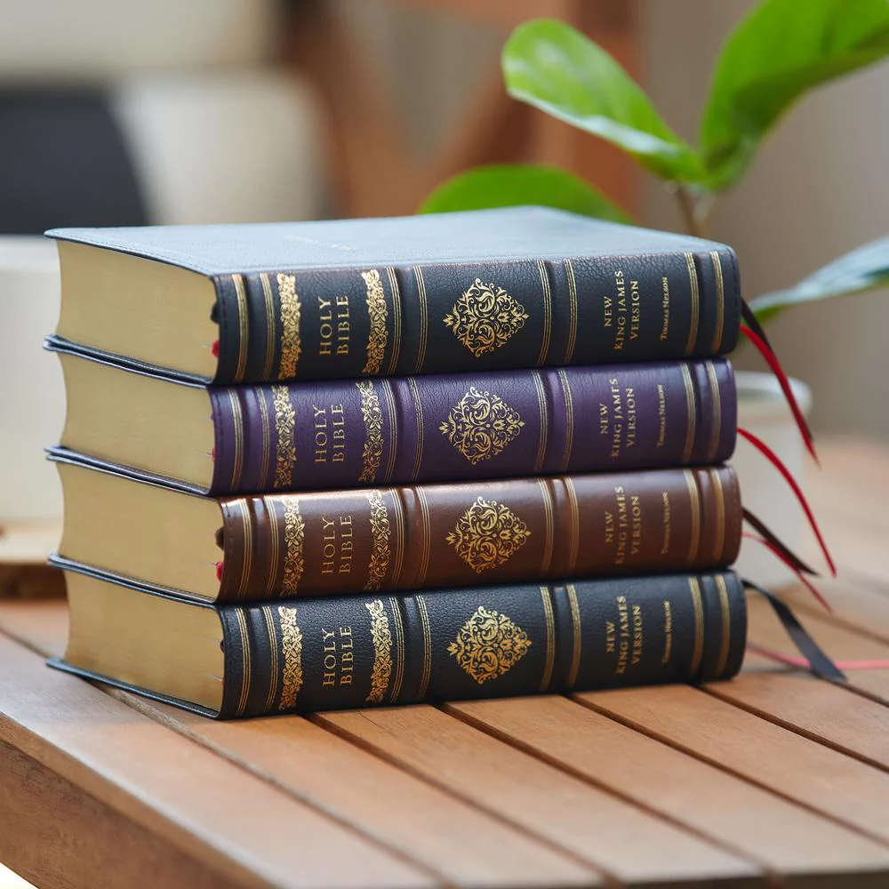 NKJV, Personal Size Reference Bible, Sovereign Collection, Red Letter Edition, Comfort Print: Holy Bible, New King James Version - Image 19