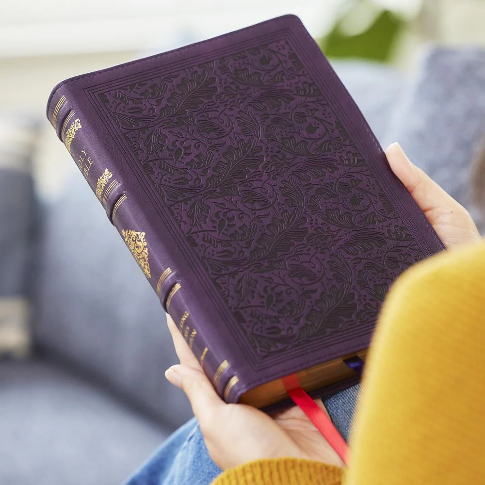 NKJV, Personal Size Reference Bible, Sovereign Collection, Red Letter Edition, Comfort Print: Holy Bible, New King James Version - Image 12
