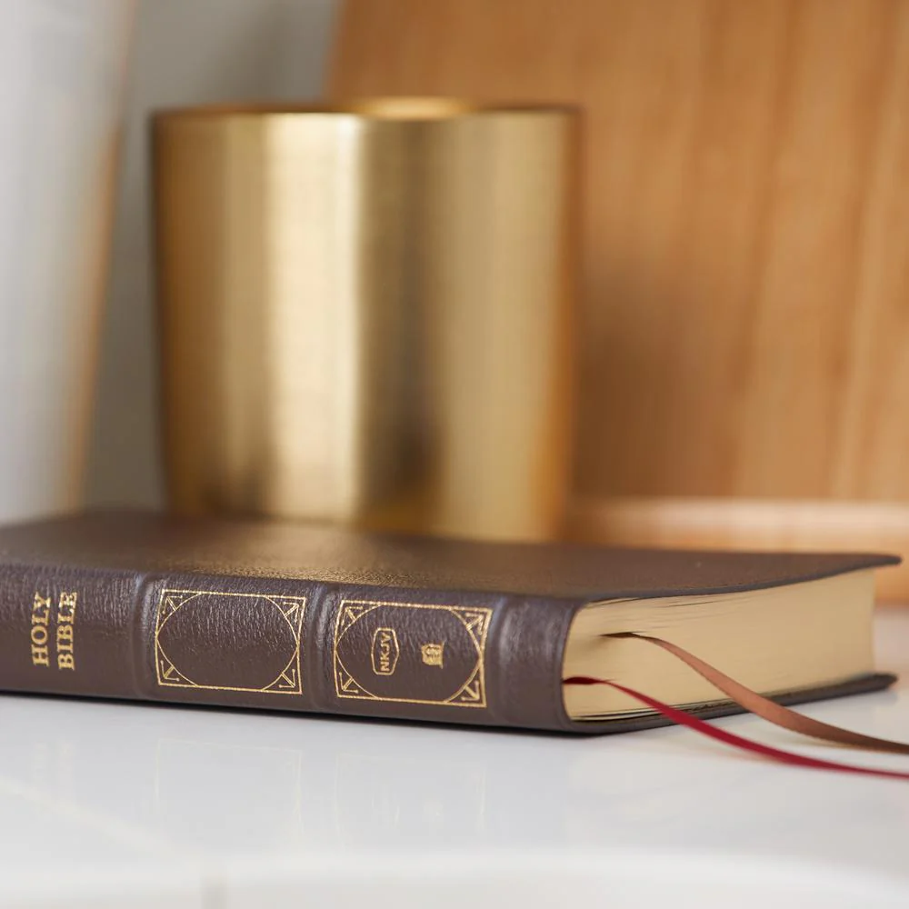 NKJV, Reference Bible, Classic Verse-by-Verse, Center-Column, Red Letter Edition, Comfort Print: Holy Bible, New King James Version - Image 35
