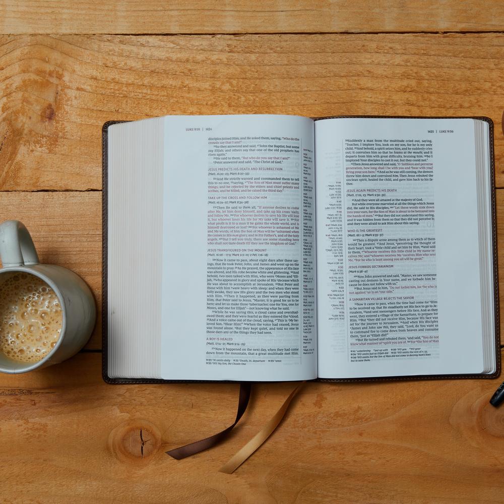 NKJV, Single-Column Wide-Margin Reference Bible, Red Letter Edition, Comfort Print-Column Wide: Holy Bible, New King James Version - Image 14