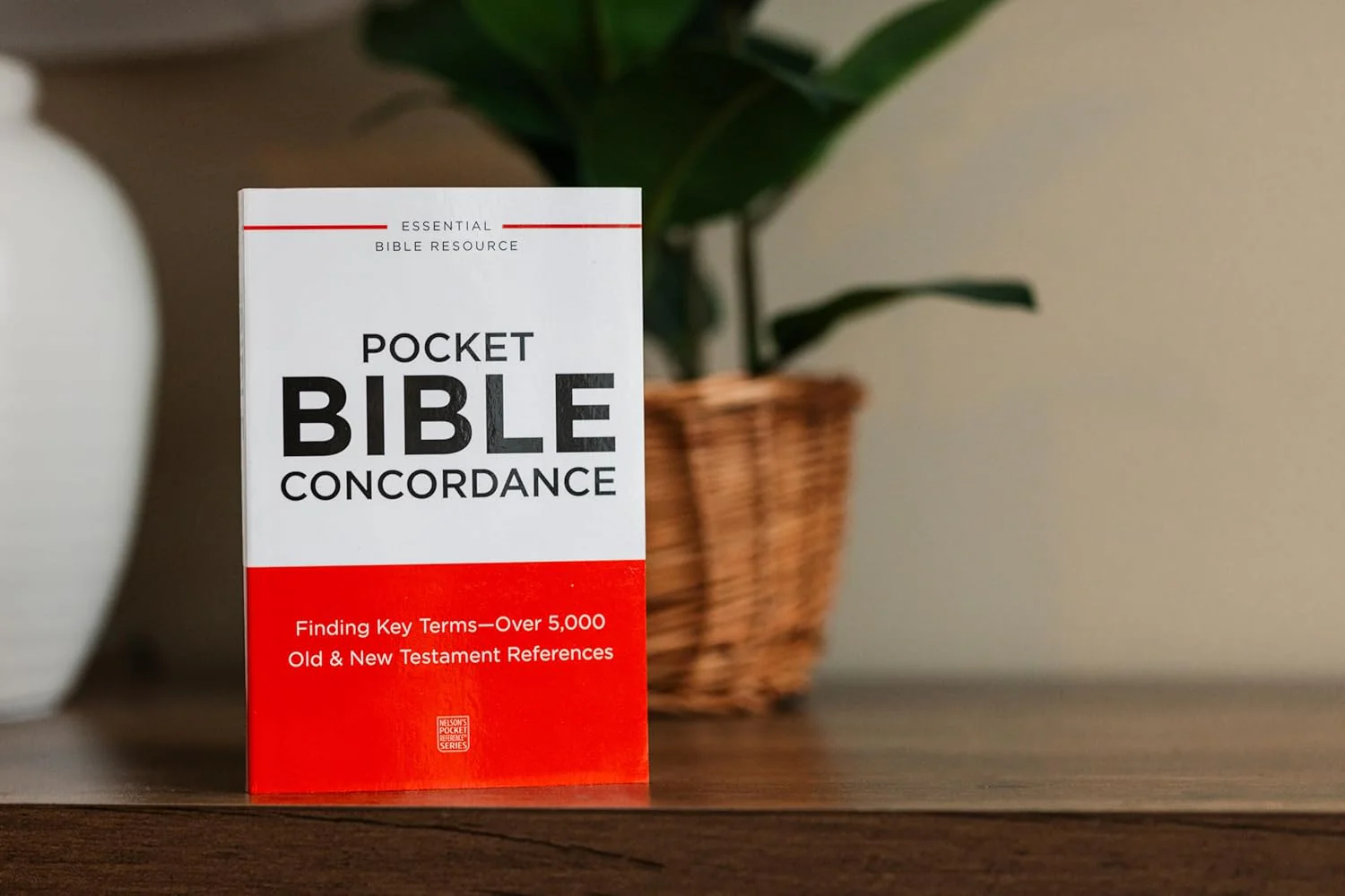 Pocket Bible Concordance: Finding Key Terms—Over 5,000 Old & New Testament References - Image 4