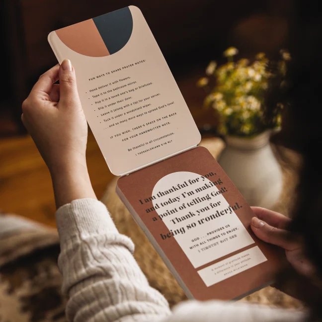 100 Pass-Along Notes for Gratitude: Prayers to Share (Shareable Messages of Encouragement with a Prayer, Scripture, and Inspirational Quote) - Image 2