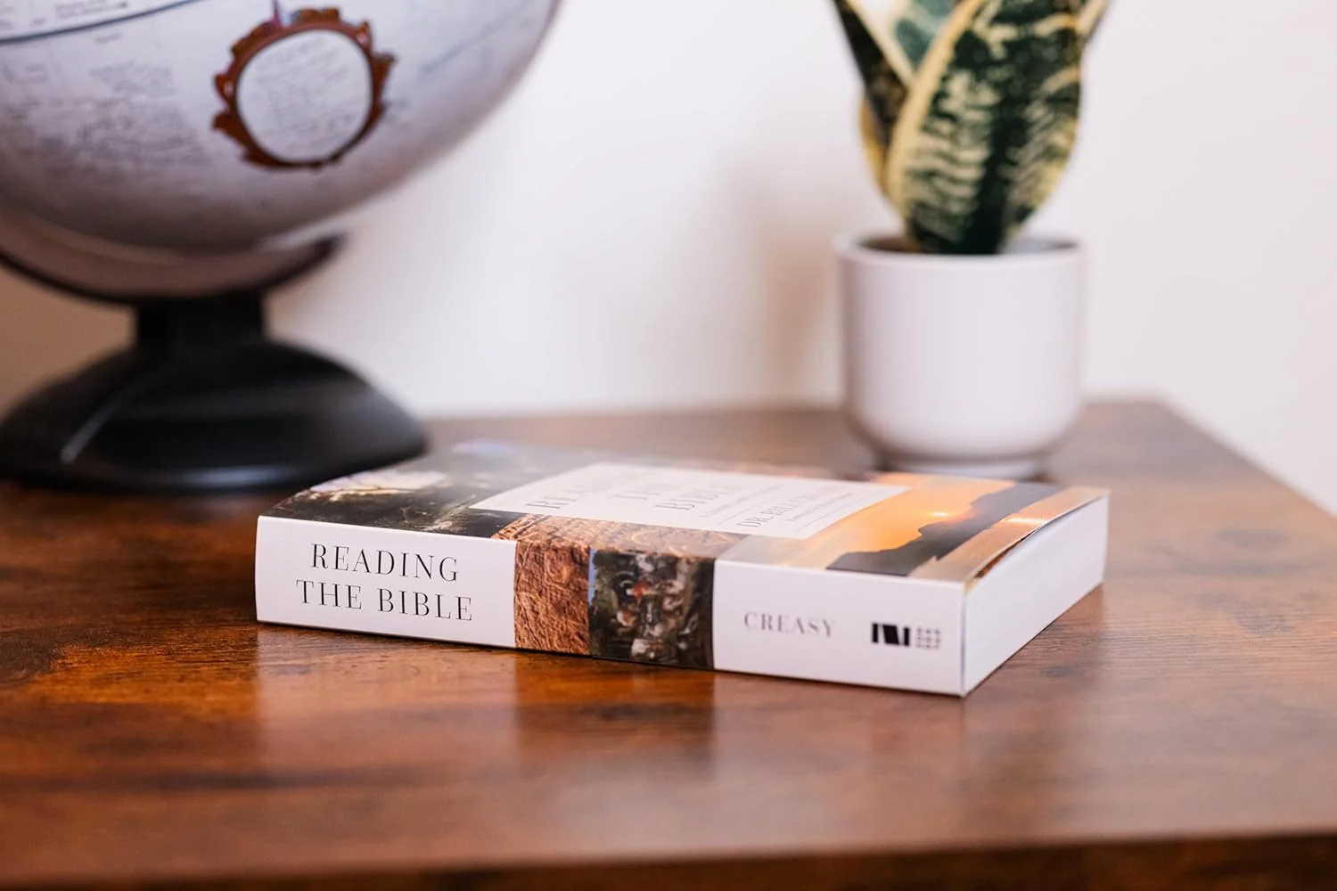 Reading the Bible: A Literary Guide to Scripture - Image 5