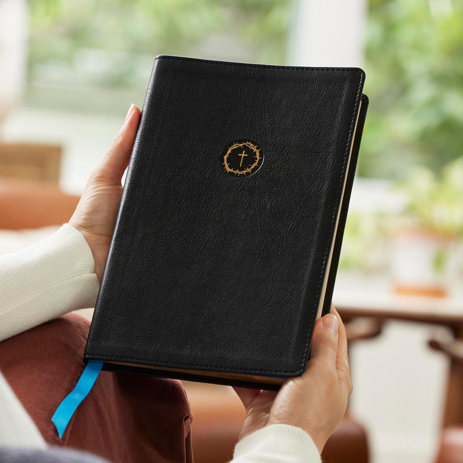 Spurgeon and the Gospels: The Gospels with Devotions from Charles Spurgeon (NKJV, Comfort Print) - Image 4