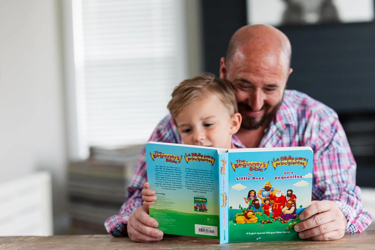 The Beginner’s Bible for Little Ones (Bilingual) / La Biblia para principiantes para pequeñitos (Bilingüe): 8 English-Spanish Bilingual Bible Stories - Image 6