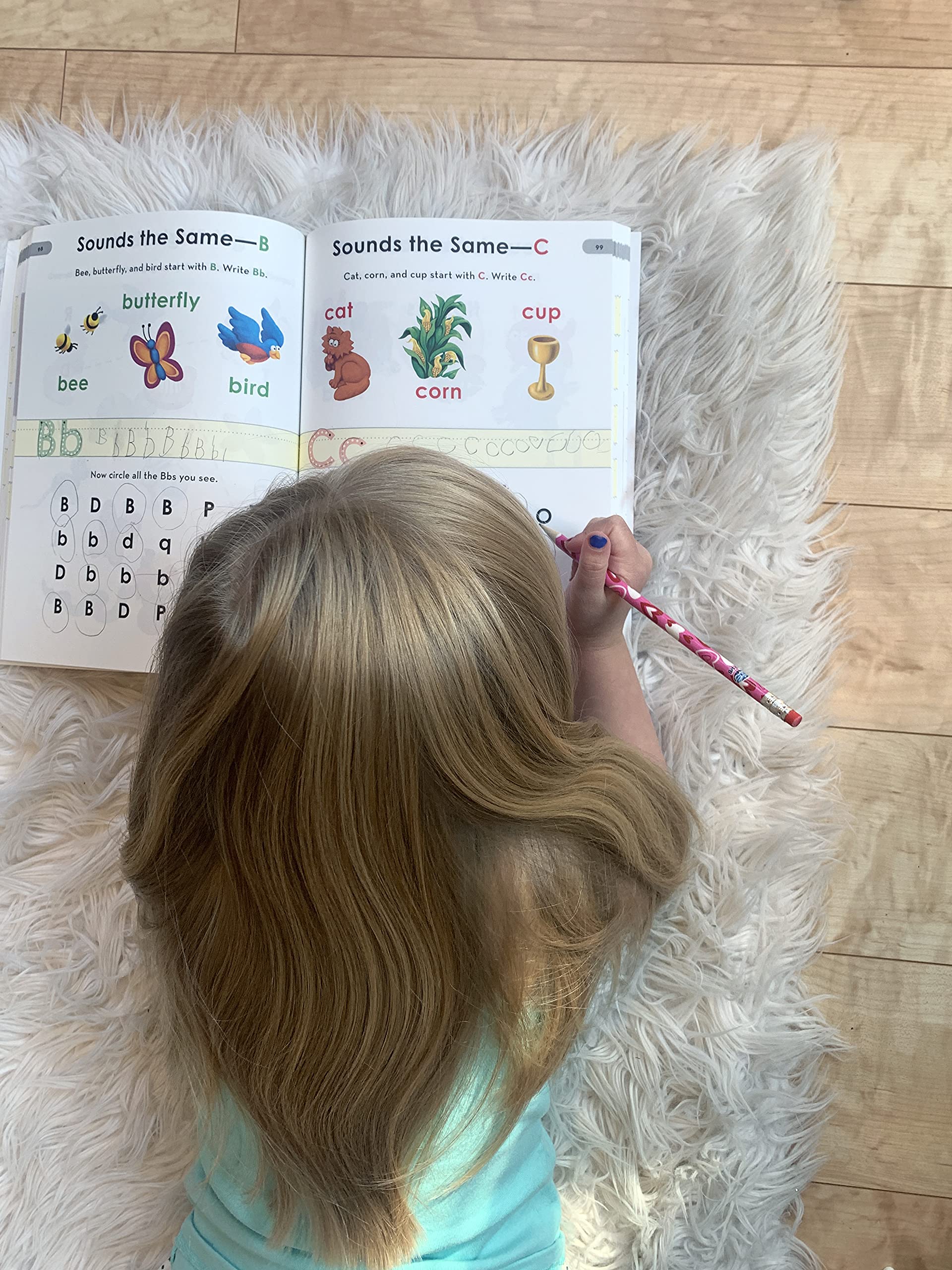 The Beginner's Bible Preschool Workbook: Early Learning Activities for Reading Readiness, Numbers, Handwriting, and More - Image 8