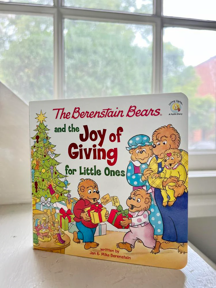 The Berenstain Bears and the Joy of Giving for Little Ones: The True Meaning of Christmas - Image 2