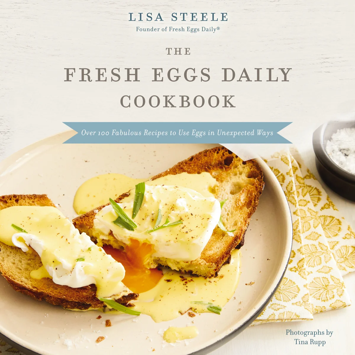 The Fresh Eggs Daily Cookbook: Over 100 Fabulous Recipes to Use Eggs in Unexpected Ways – Perfect for Egg Lovers, Backyard Chicken Keepers, and Breakfast and Brunch Enthusiasts - Audiobook (Unabridged)