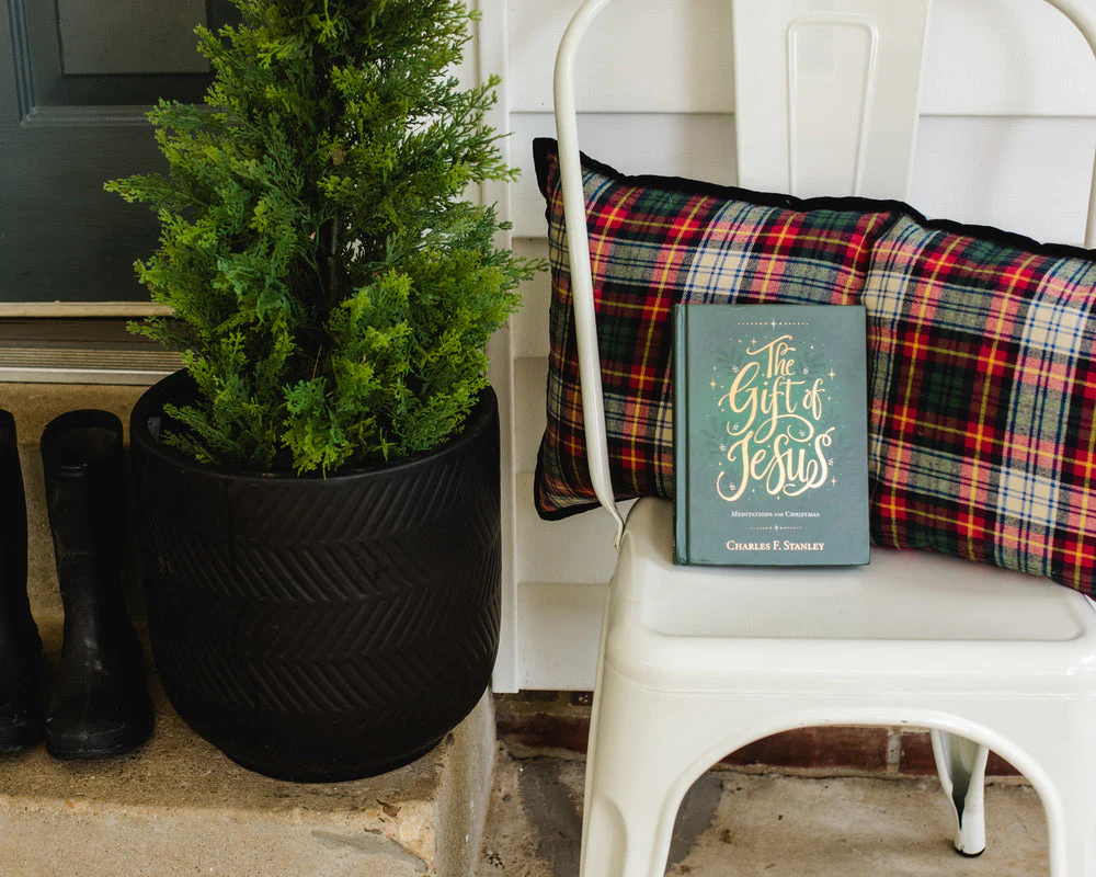 The Gift of Jesus 5-Pack Bundle: Meditations for Christmas - Image 7