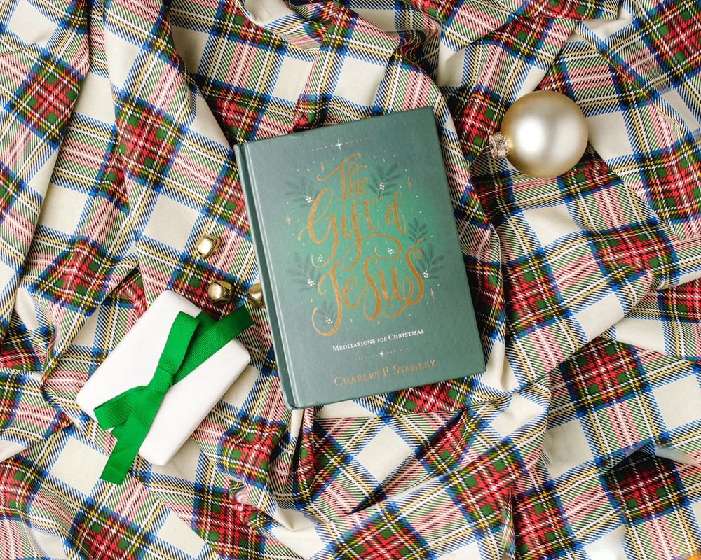 The Gift of Jesus: Meditations for Christmas – Devotional Reflections to Prepare Your Heart During the Advent Season (The Perfect Christian Holiday Gift) - Image 10