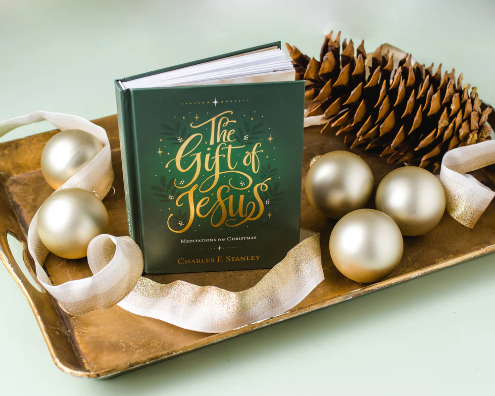 The Gift of Jesus: Meditations for Christmas – Devotional Reflections to Prepare Your Heart During the Advent Season (The Perfect Christian Holiday Gift) - Image 7