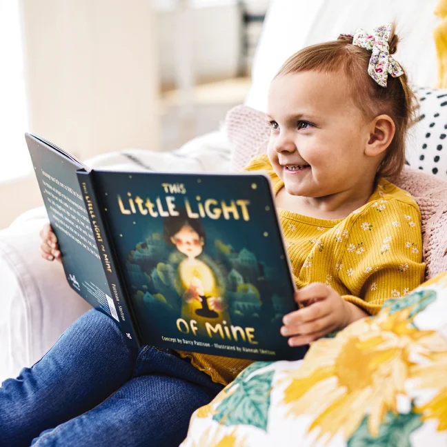 This Little Light of Mine: A Lift the Flap Book - Image 2