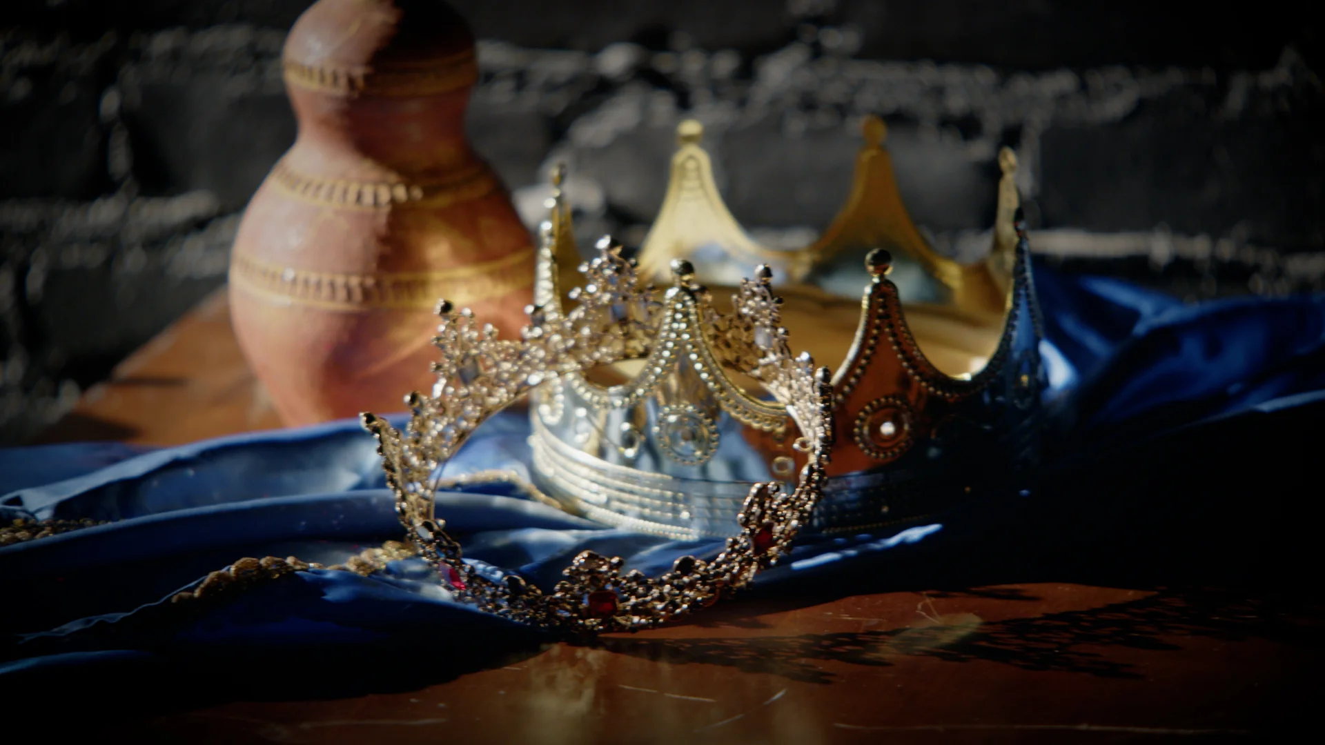 You Were Made for This Moment Bible Study Guide plus Streaming Video: How the Story of Esther Inspires Us to Step Up and Stand Out for God - Image 15
